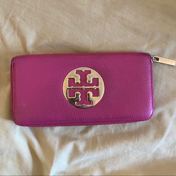 Tory Burch Handbags - Tory Burch wallet